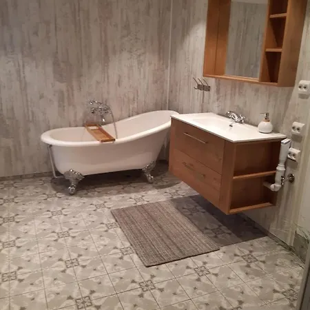 Nyaraló Lillekleiv Høvåg